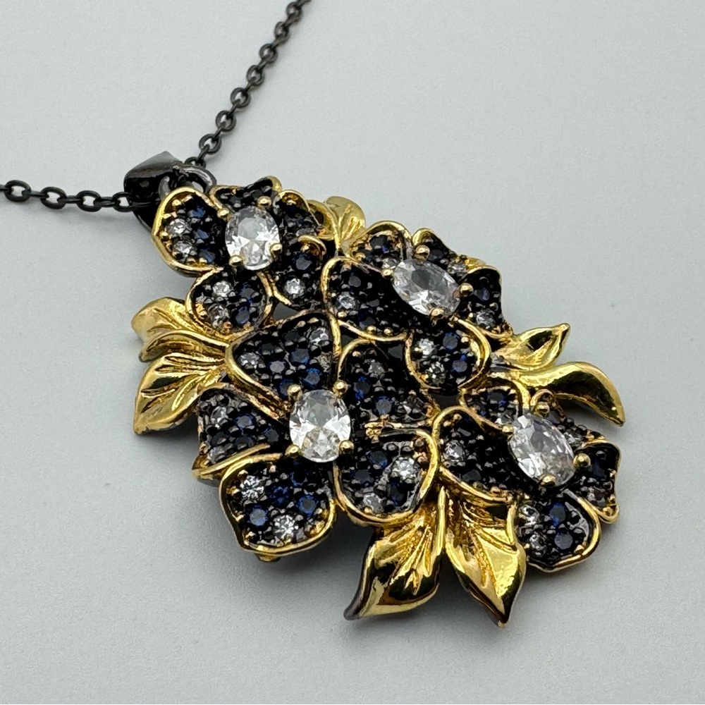 Floral Crystal Cluster Pendant Necklace Gold & Black Tone - Picture 4 of 9